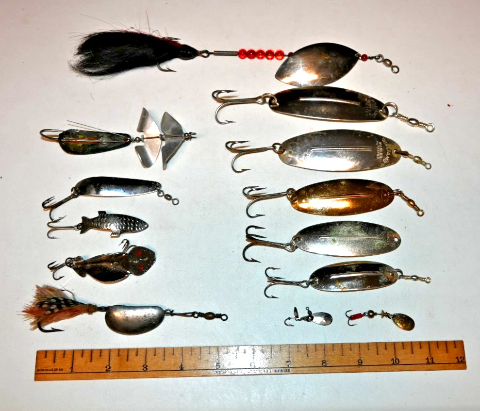 Cuillers Mepps Aglia Décorée Argent Points Noirs - Royal Pêche