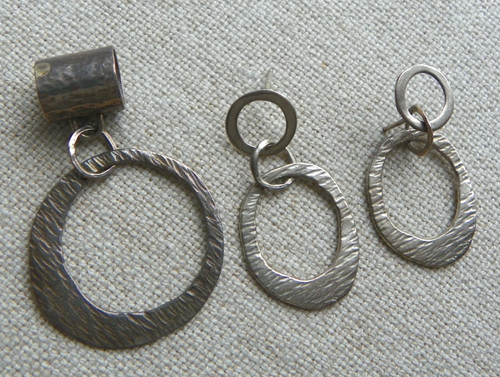 SILPADA Sterling Textured Link Pendant & Interlocking Circle pierced Earrings