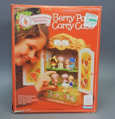NEW Vintage Kenner 1981 Strawberry Shortcake Berry Patch Miniatures Carry Case