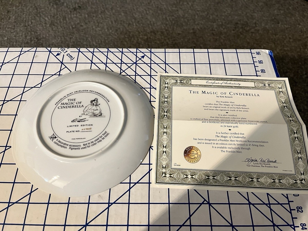 The Franklin Mint Heirloom Recommendation Cinderella Plate