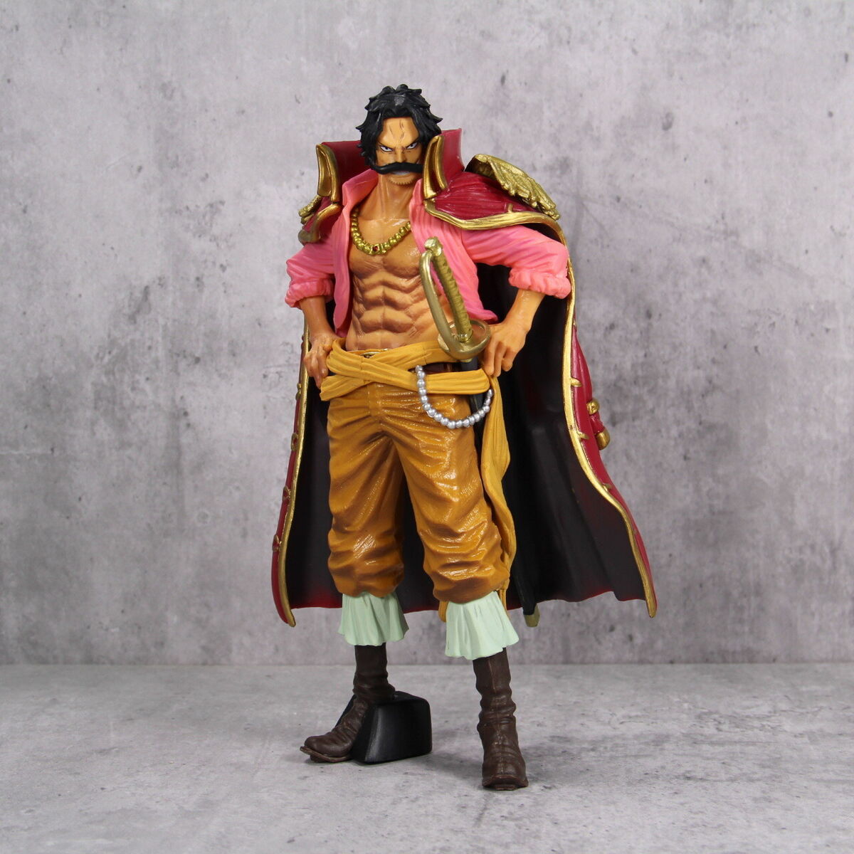 One Piece Figure Gol D Roger King OF Artist Anime Figure Statue