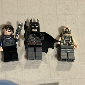 LEGO DC Comics Super Heroes: The Bat Vs. Bane: Tumbler Chase (76001) Complete