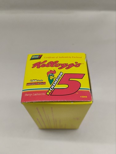 Terry Labonte #5 Kellogg's Corn Flakes 1996 Champ Monte Carlo 1:64 scale Revell - Picture 5 of 6