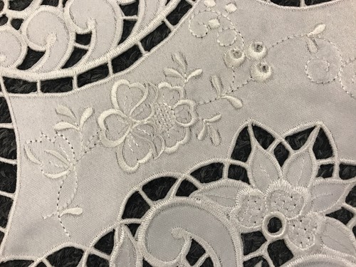 White Embroidered Embroidery Cutwork Tablecloth 72x126" Wedding Bridal 12 Napkin - Picture 8 of 12