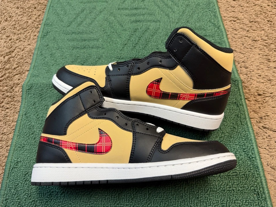 Tenis para hombre DZ5329-001 Nike Air Jordan 1 Mid SE Tartan Swoosh Foto 2 de 4