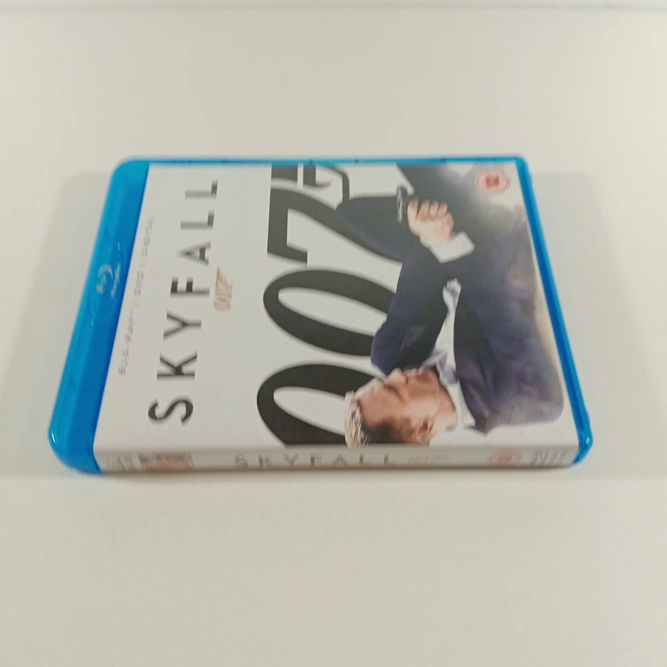 Skyfall Blu-Ray and DVD Movie Region B / Region 2 Daniel Craig as James Bond - image 3 of 4