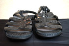 SAS black patent leather  crocodile pattern 7.5 short heel comfort sandals — photo 2