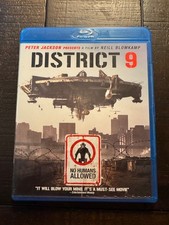 District 9 Blu-ray, 2009 - EXCELLENT CONDITION - Viewed Once