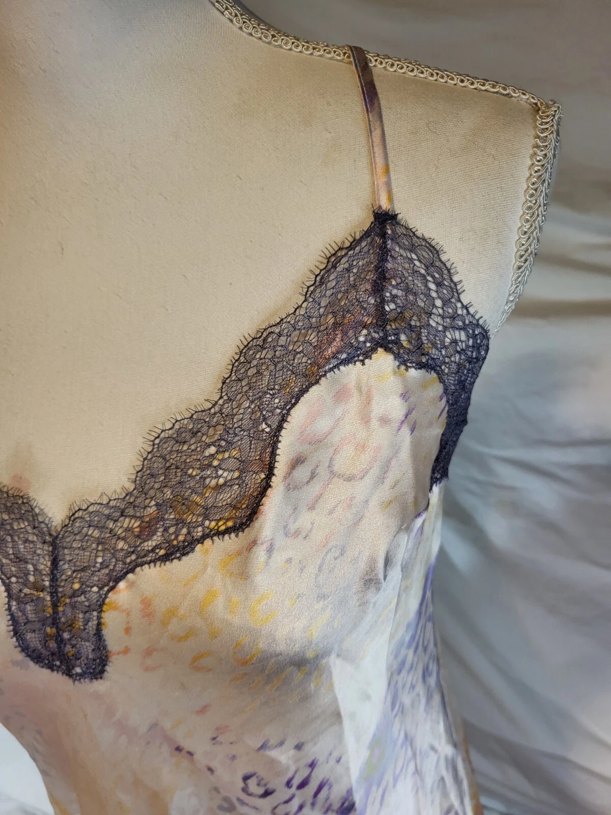 UNDERCOVER Abito slip raso Victorias Secret taglia small lingerie stampa ghepardo pastello