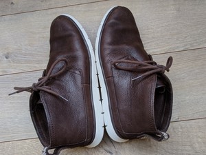 lightweight chukka boots