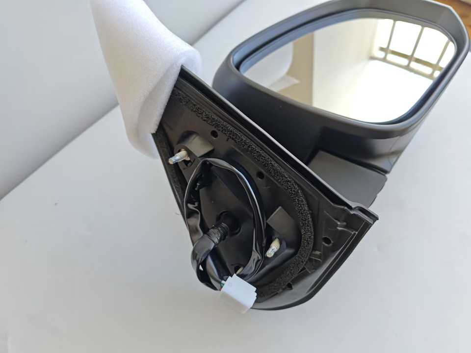 Left Driver Side Power Mirror - Paint To Match - With Heated Glass, Turn Signal, And Blind Spot Detection Compatible 2017 2020 Honda C R V Sport Utility 4 Door 2018 20