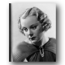 Sonja Henie Photo 8x10 Figure Skating Star Portrait-11