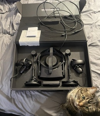 Working Oculus Rift CV1 VR Headset, Full Box READ DISC