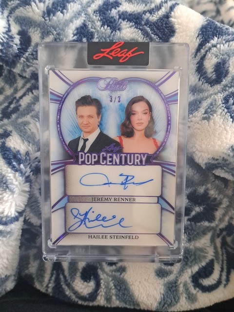 JEREMY RENNER HAILEE STEINFELD Auto 2025 Pop Century 3/3 Pearls Avengers Hawkeye