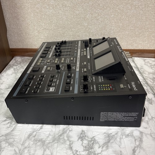Roland VR-5 Mixer AV Multiformato Video Switcher e Registratore - Foto 18 di 18