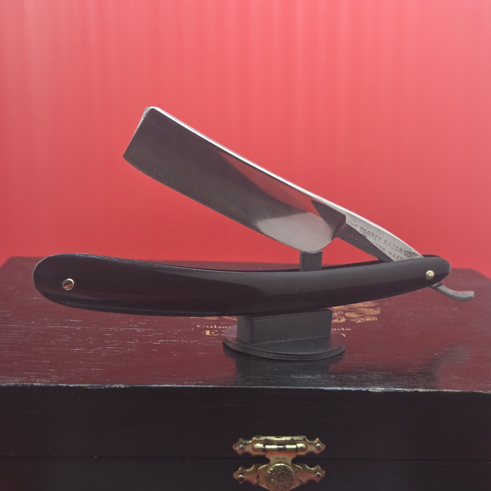 Vintage/Antique 3/4 Torrey Razor. Worcester Mass. Original. 