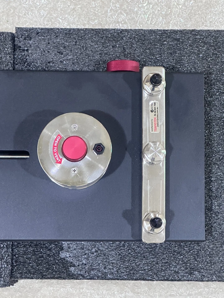 AMETEK CRYSTAL PRESSURE GAUGECAL HP PRESSURE COMPARATOR 15000 PSI/1000BAR/100MPA - Image 3 of 4