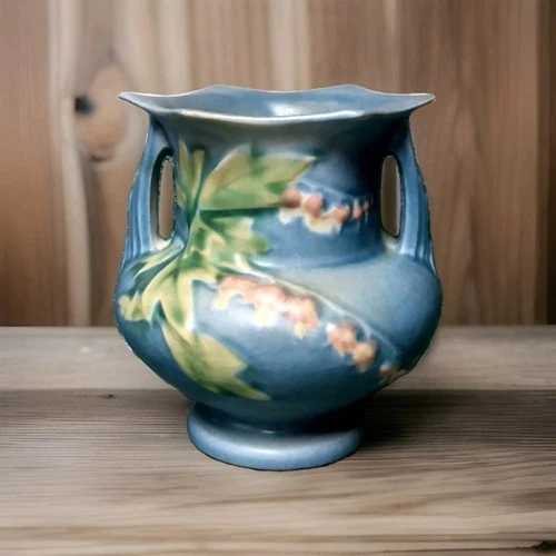 ROSEVILLE POTTERY 4 1/2" Bleeding Heart 2 Handle Vase BLUE #138-4 Vintage 1940's