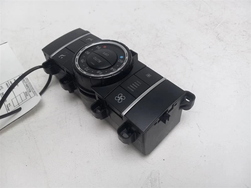 Mercedes-Benz ML63 AMG 2012 control de temperatura trasero 47229 Foto 3 de 4