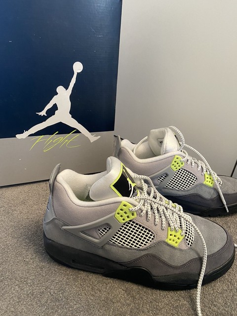 how much does jordan retro 4 cost