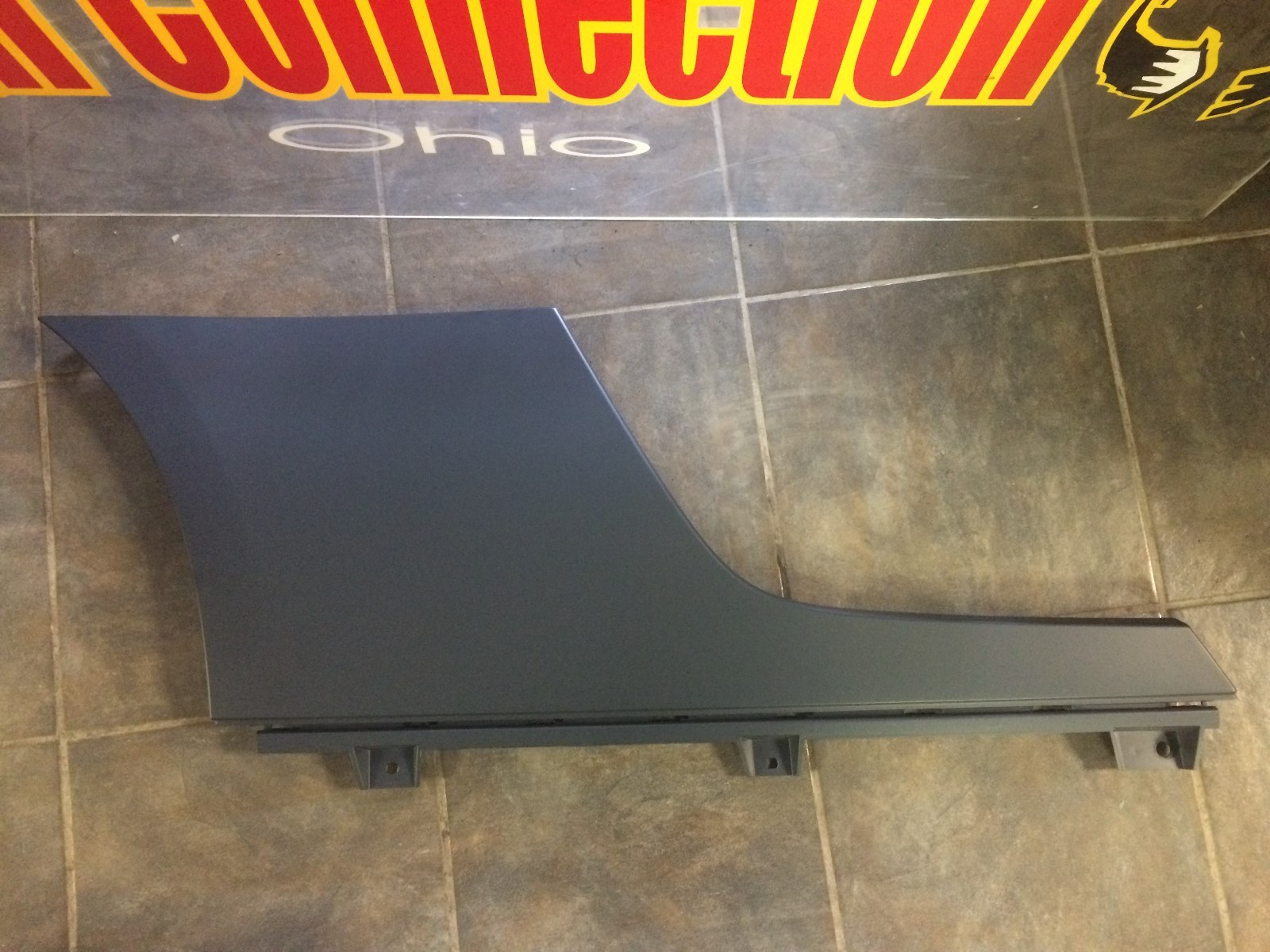 2011 Audi R8 convertible lower quarter panel passenger OEM 427-809-384-B-GRU new