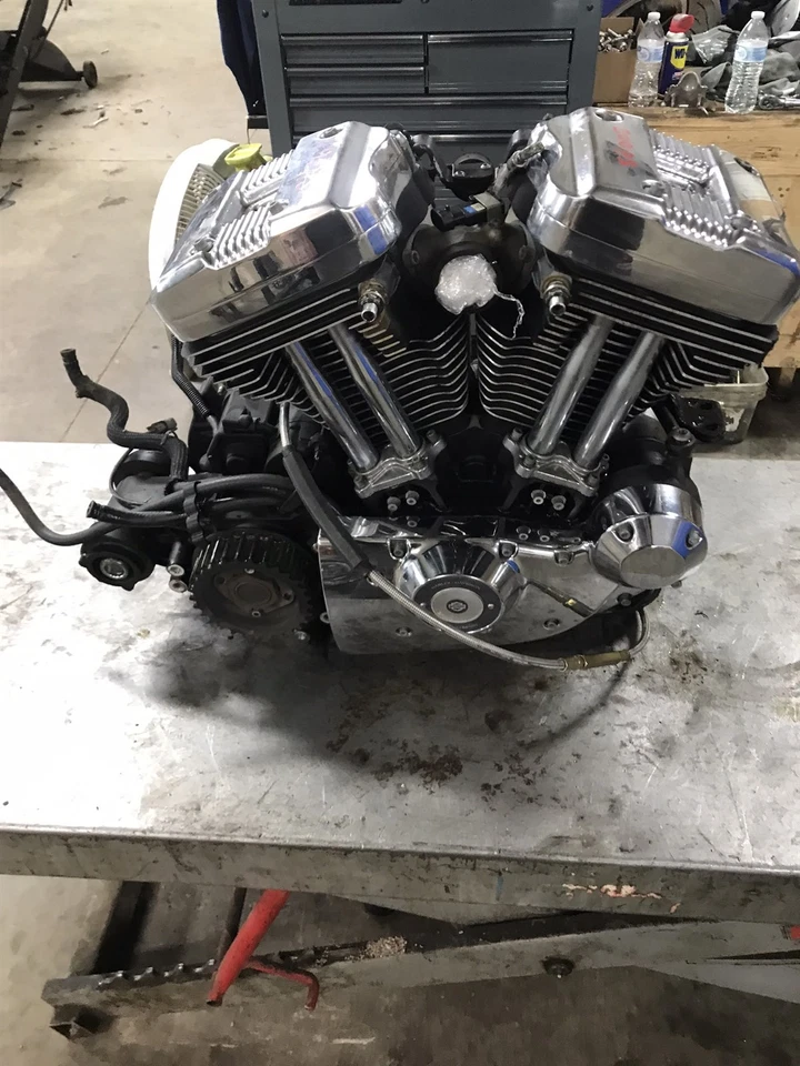 Motor Harley Davidson XL 1200 C 04 Sportster Foto 3 de 4