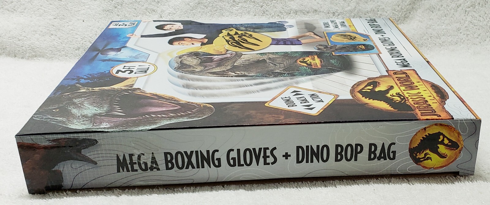 Jurassic World Dominion Mega Dino Claw Boxing Gloves & Dino Bop Bag/New