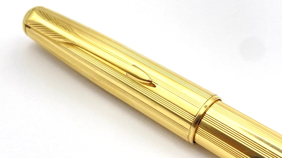 PLUMA ESTILOGRÁFICA PARKER SONNET SERIES EN TROZO DE PATRÓN FORRADO EN ORO ENROLLADO NUEVO EN CAJA FRANCIA Foto 2 de 4