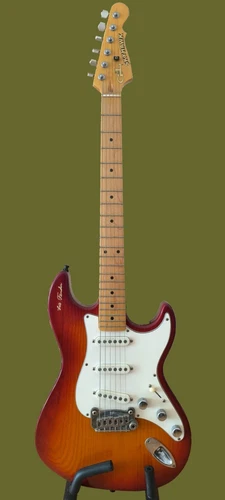 G&L Skyhawk Leo Fender Limited Edition Sunburst USA 1989 - Cherry Burst