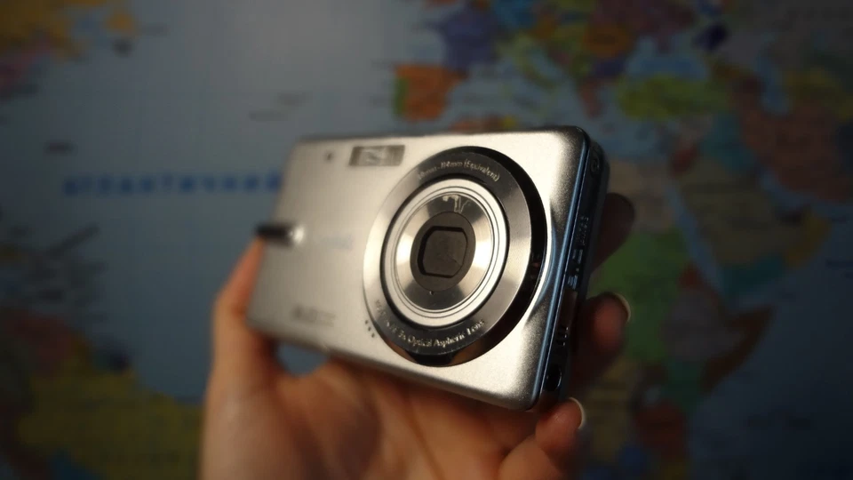 Kodak EasyShare M883 8.0MP Digital Camera - Silver Fully Working Great Shape - Image 4 of 4