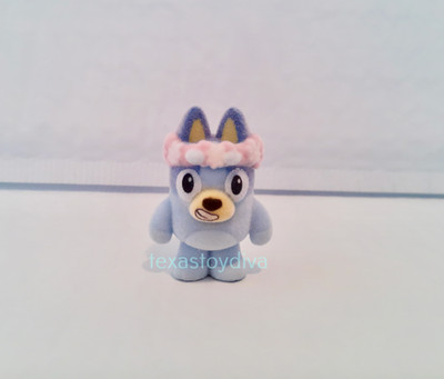 Bluey Fuzzies -Bluey- #12 Flocked 1.5'' Minifigure The Sign Series 1 New ++READ++