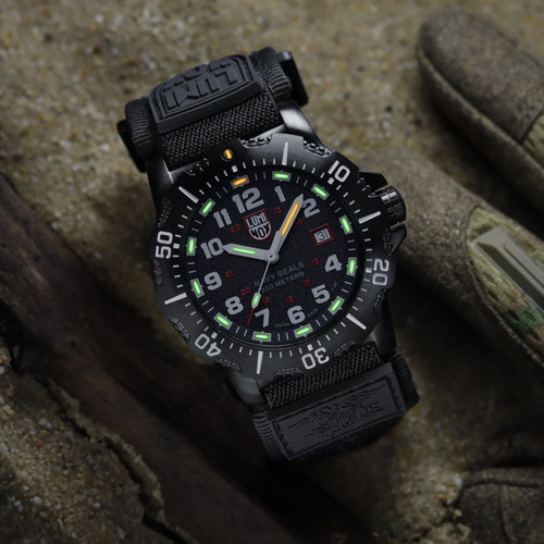 Luminox Navy SEAL 45 mm Military Dive Watch - Black Face Black Strap - Picture 6 of 9