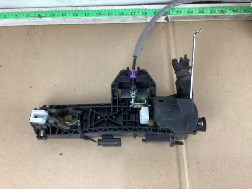 Actuador de cierre de puerta delantero izquierdo Mercedes-Benz GL450 X166 2013-2016 FABRICANTE DE EQUIPOS ORIGINALES Foto 3 de 4