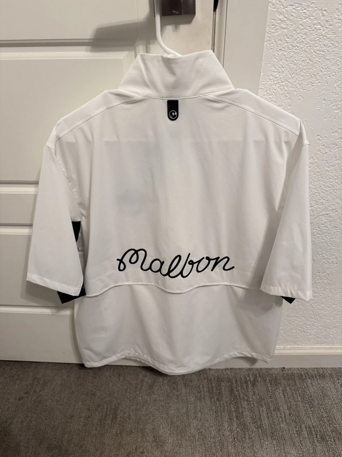 Mens Malbon Pine Golf Windshirt White size Small NWT image 2