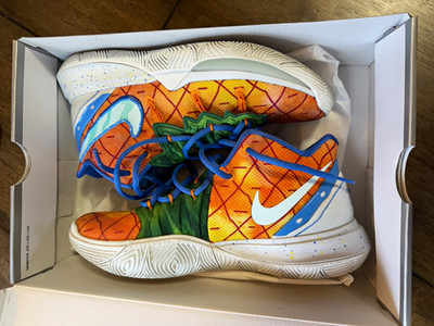 Nike Kyrie 5 SpongeBob  Pineapple House  Excellent condition size 7.5