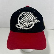CCM Unisex One Size Black Red NHL Vancouver Canucks Buckle Strap Hat NWT