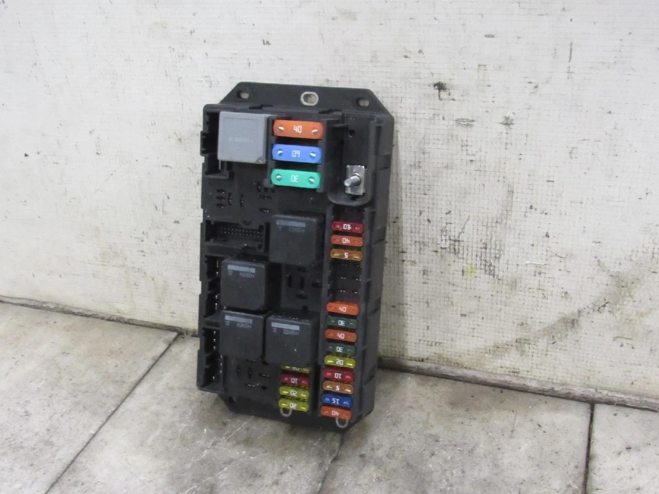 2011 JAGUAR XJ CAIXA DE FUSÍVEIS CABINE AW93-14A073-BC - Imagem 2 de 2