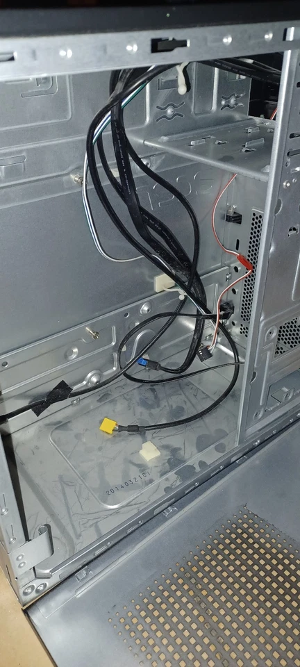 Acer PC-Gehäuse MiniTower schwarz - Ohne Netzteil, Mainboard etc. - Bild 3 von 3