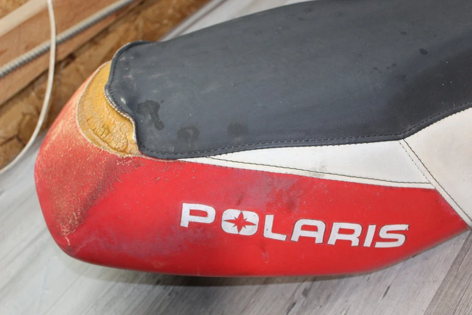 Polaris Pro RMK 800 2013 asiento cubierta defectuosa Foto 3 de 4