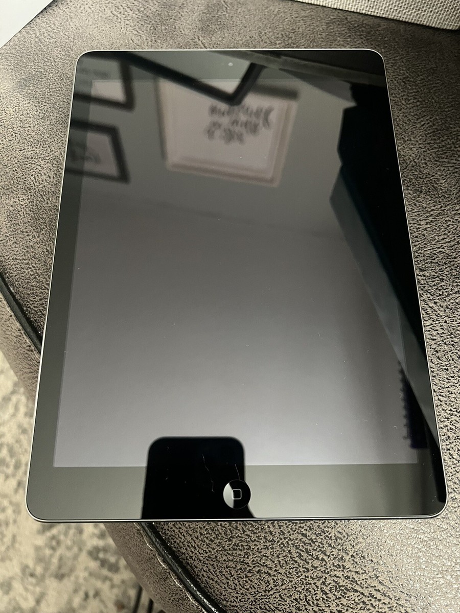 Apple iPad Air 1st Gen. 32GB, Wi-Fi, 9.7in - Space Gray (CA