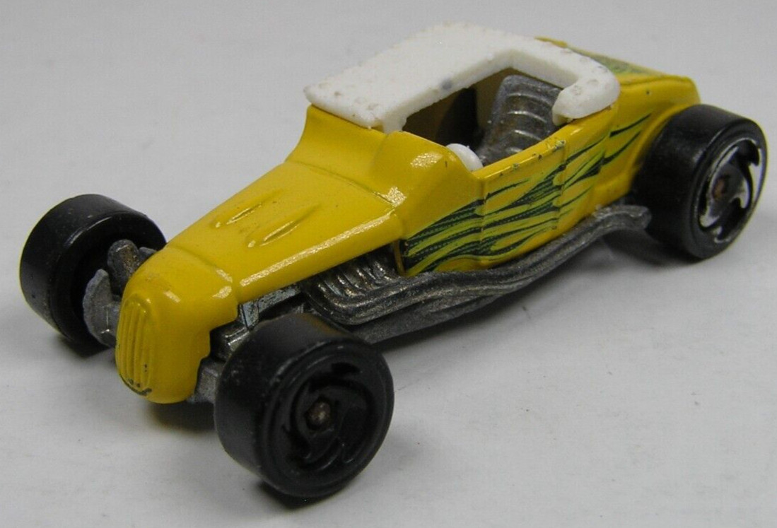 Hot Wheels Yellow Track T 1998 1:64 Scale Diecast Vehicle Malaysia