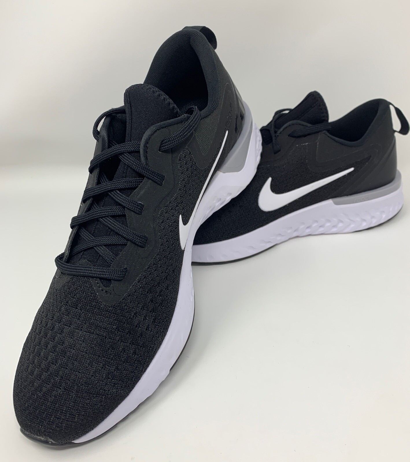 black nike odyssey