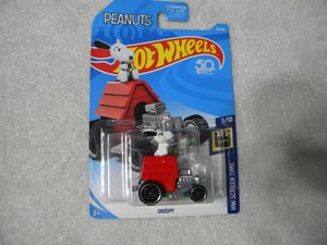 peanuts hot wheels 2018