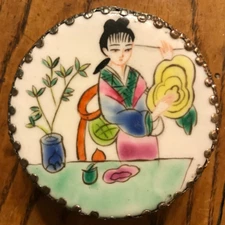 VINTAGE PORCELAIN SHARD METAL TRINKET JEWELRY BOX HAND PAINT GEISHA MIRROR