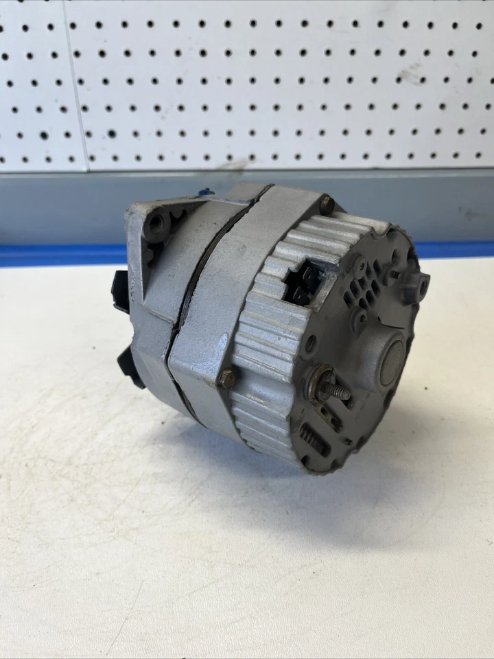 Alternador de fábrica Delco Remy 1100542 63a 3a29 1973 Chevy Monte Carlo 454 Foto 4 de 4