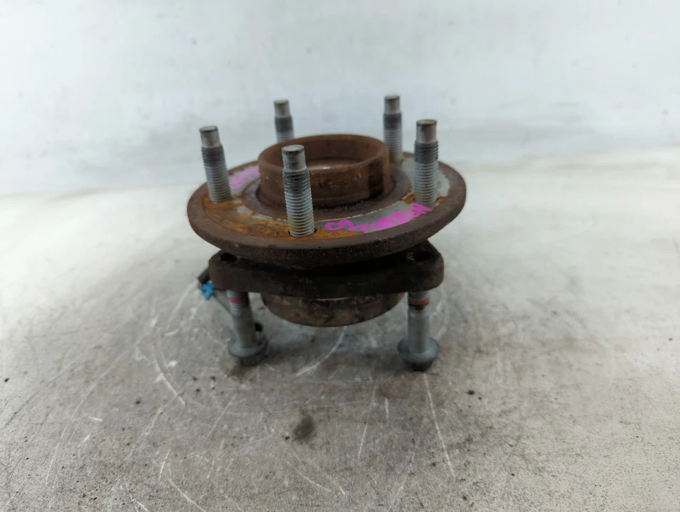 Buje de rueda delantera para conductor Saturn Vue 2009-2010 OEM QFPRA Foto 4 de 4