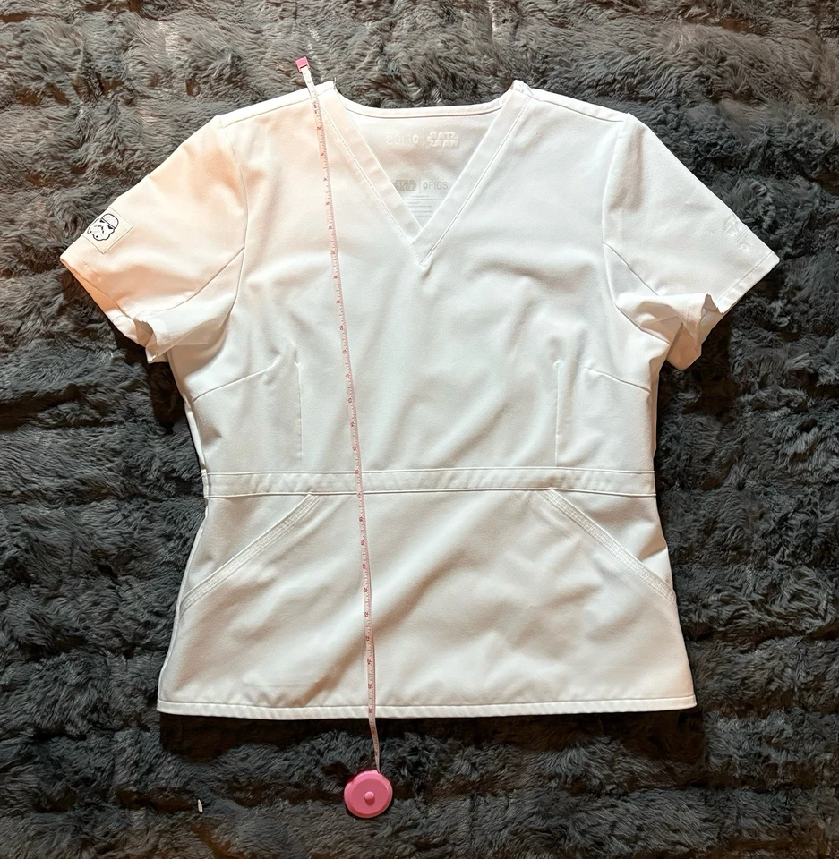 Blusa Médica Figs Star Wars Edition Óptica Blanca Dos Bolsillos Para Mujer en XL Foto 3 de 3