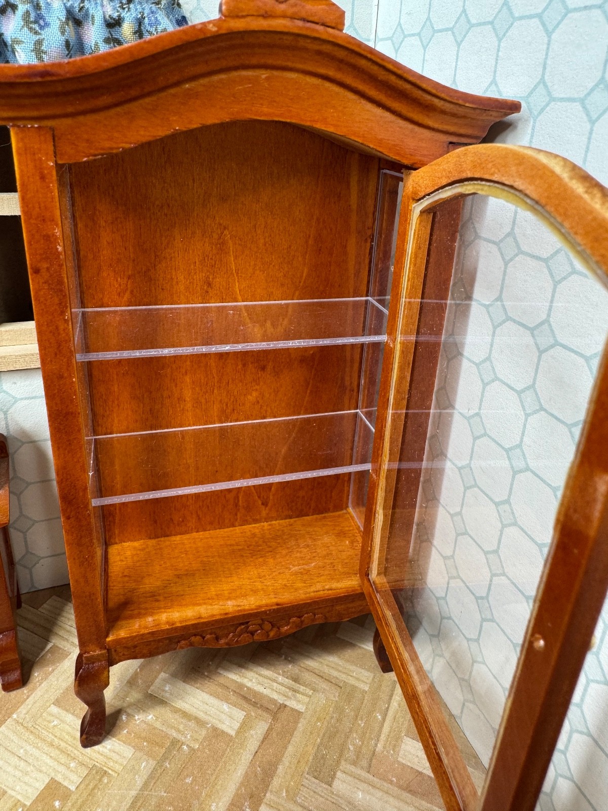 Germany Dollhouse Miniatures Reutter Porcelain Cabinet & Side Table