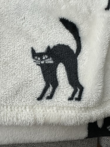 Target Hyde And Eek Halloween Ebony Cat Throw Blanket Black White - Picture 3 of 4
