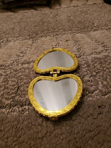 Two Sided Heart Shaped Padded Silk Embroidered Make-up Mirror Compact Pink - Picture 3 of 3